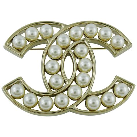 chanel 2017 key brooch|chanel brooch number 5.